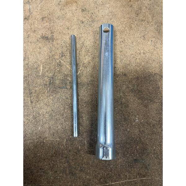 NEW ITEM - JPE-TOOL - Spark plug tool for JPE Engines